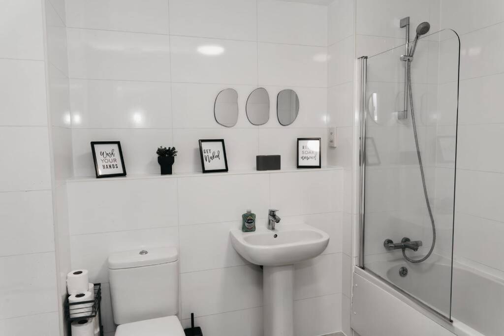 Stunning Modern Heart Of The City Apartment Sheffield Eksteriør bilde